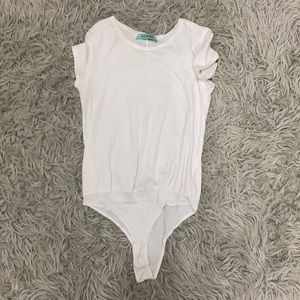 Karlie white body suit size small